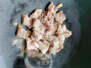 粉蒸排骨萝卜步骤3