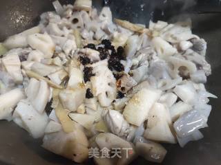莲藕炒鸡肉步骤6