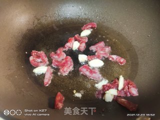 香肠炒娃娃菜步骤3 香肠炒娃娃菜步骤3