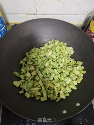 素炒豆角步骤2