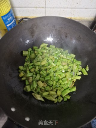 素炒豆角步骤3