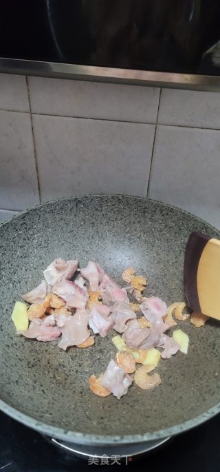 护心肉炖白萝卜步骤4