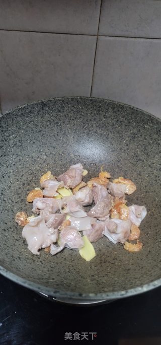护心肉炖白萝卜步骤5