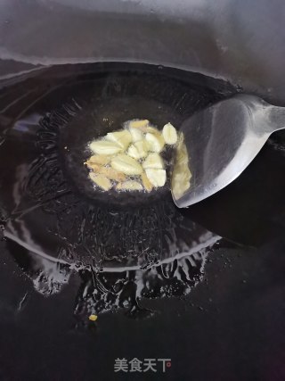 五花肉炒菜花步骤7