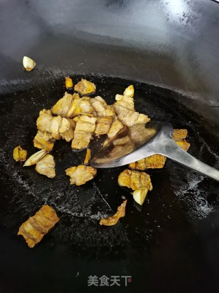 五花肉炒菜花步骤9