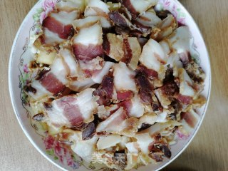 腊肉蒸萝卜糯米步骤9
