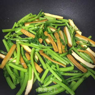 香干炒茼蒿步骤4 香干炒茼蒿步骤4