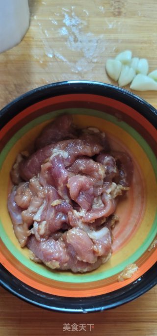 肉片油豆腐烧白萝卜步骤2