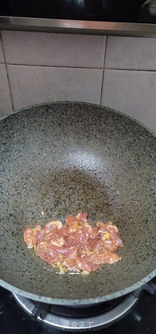 肉片油豆腐烧白萝卜步骤4