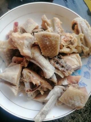 腊鸡炒蒜苗步骤1