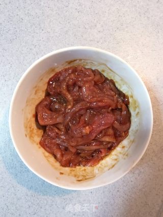 美味下饭蒜薹炒肉丝步骤1