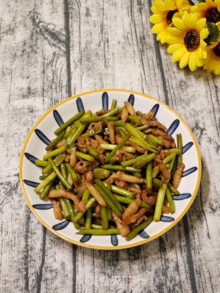 美味下饭蒜薹炒肉丝步骤10