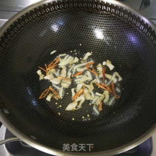 滑子菇炒肉丝步骤5