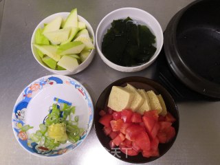 番茄豆腐锅步骤1