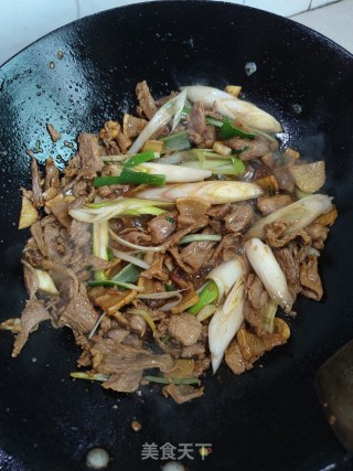 大葱炒羊肉步骤8