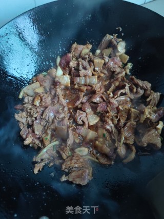 大葱炒羊肉步骤6