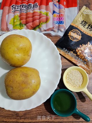 烤土豆香肠步骤1 烤土豆香肠步骤1