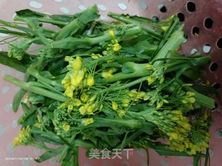 清炒油菜花步骤2
