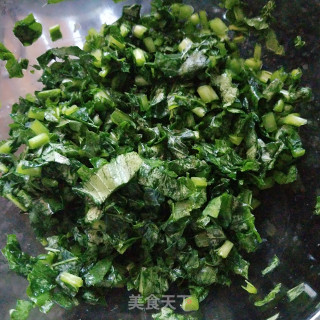 萝卜缨炒豆干步骤1