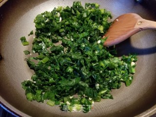 萝卜缨炒豆干步骤7