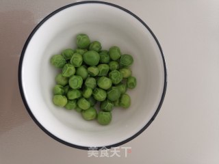 豌豆虾仁滑蛋步骤3
