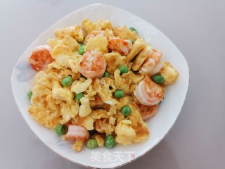 豌豆虾仁滑蛋步骤8