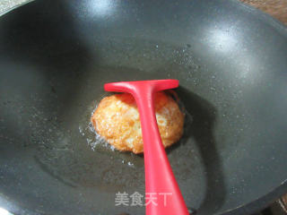 煎鸡蛋秀珍菇炒大白菜步骤3