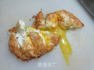 煎鸡蛋秀珍菇炒大白菜步骤4