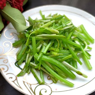 蒜黄炒茼蒿杆步骤10