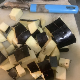 家常地三鲜(挂粉芡少油节省时间版)—配米饭吃的香鲜下饭菜步骤1 家常地三鲜(挂粉芡少油节省时间版)—配米饭吃的香鲜下饭菜步骤1