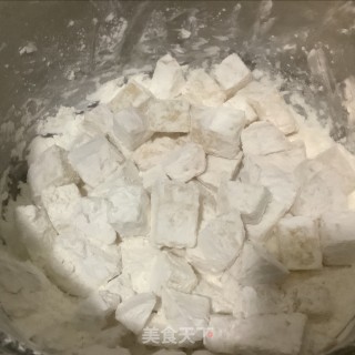 家常地三鲜(挂粉芡少油节省时间版)—配米饭吃的香鲜下饭菜步骤3 家常地三鲜(挂粉芡少油节省时间版)—配米饭吃的香鲜下饭菜步骤3