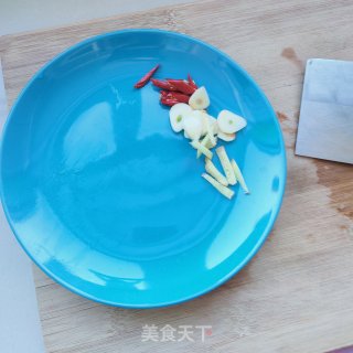 酸菜、白萝卜炒肉步骤3