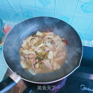 酸菜、白萝卜炒肉步骤8