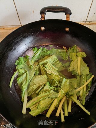 酸辣荠菜鱼片步骤1