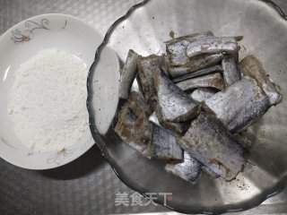 椒盐煎带鱼步骤3
