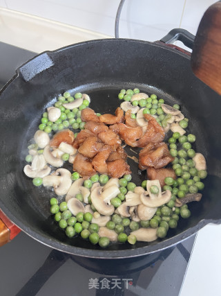 鸡胸肉炒口蘑步骤7