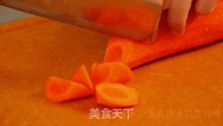跟大厨偷师的鸡翅鸡爪煲,实测真香,冬天来上一锅幸福到冒泡步骤3 跟大厨偷师的鸡翅鸡爪煲,实测真香,冬天来上一锅幸福到冒泡步骤3