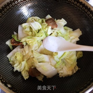 腊肠炒白菜步骤3