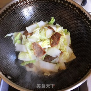 腊肠炒白菜步骤4