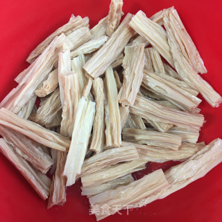 腐竹胡萝卜烧牛腩步骤2