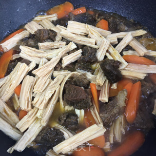 腐竹胡萝卜烧牛腩步骤6