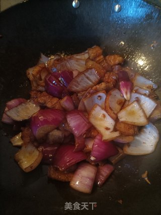 洋葱木耳炒蒜苔步骤15