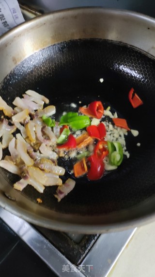 蓠蒿炒腊肉步骤5