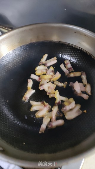 蓠蒿炒腊肉步骤4