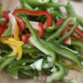 彩椒炒对虾步骤1 彩椒炒对虾步骤1