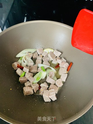 咖喱牛肉炖土豆步骤3 咖喱牛肉炖土豆步骤3