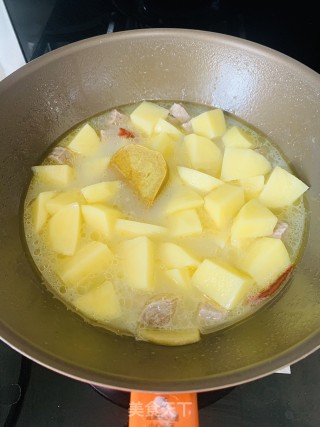 咖喱牛肉炖土豆步骤5 咖喱牛肉炖土豆步骤5