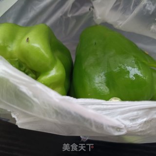 回锅肉炒圆椒步骤1