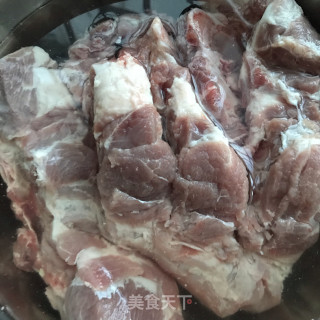 香辣龙骨炖时蔬步骤1