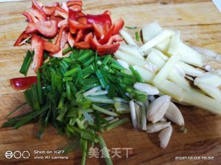 鸡肉烧莴苣步骤1 鸡肉烧莴苣步骤1